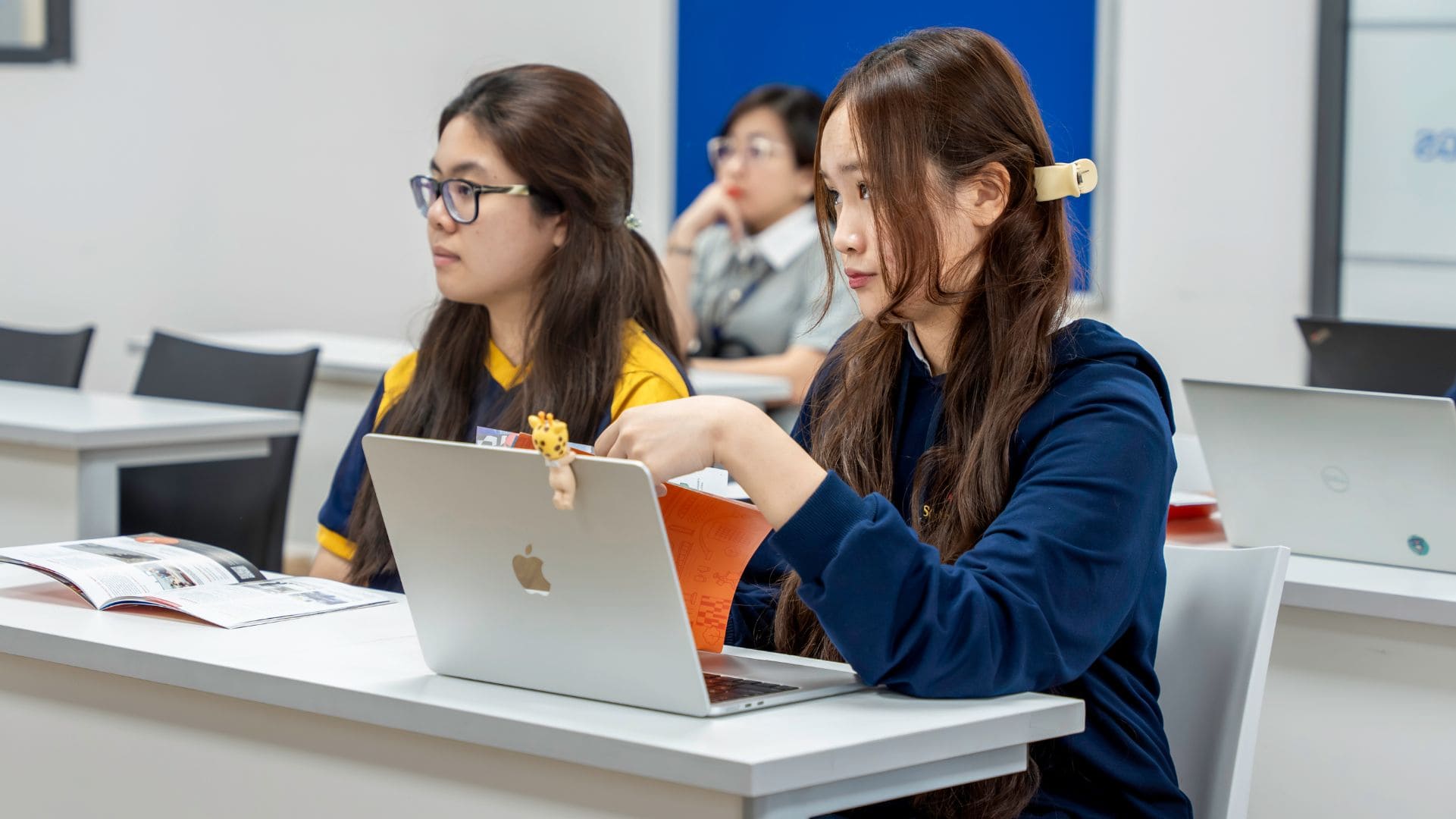 GIA SƯ CHO DU HỌC SINH TẠI ÚC